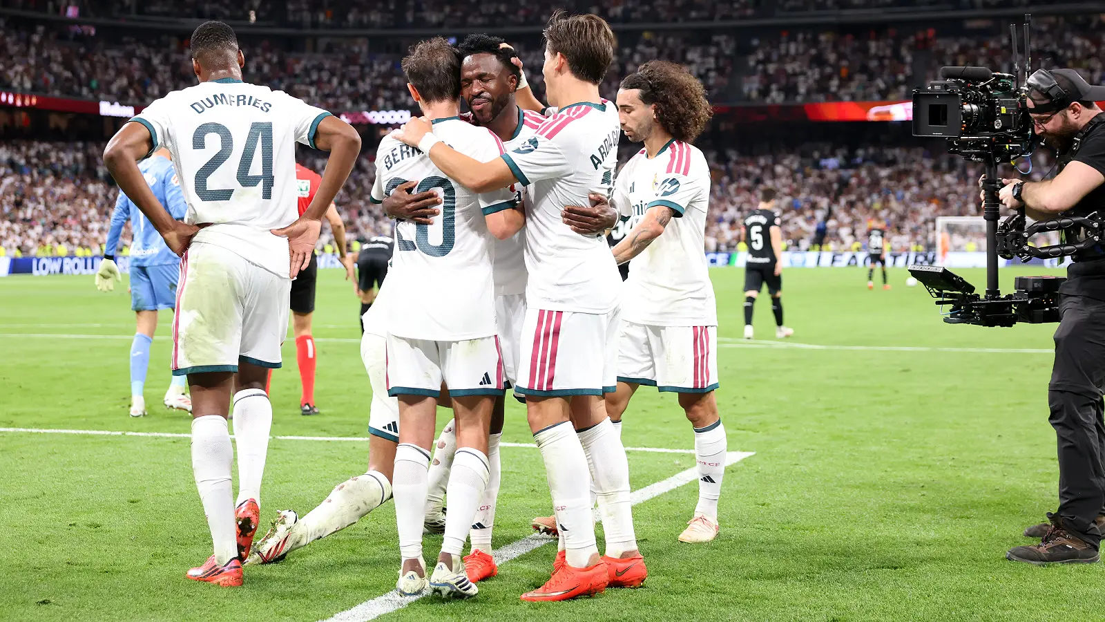 MADRID, SPAIN - AUGUST 26: Vinicius Junior of Real Madrid celebrates scoring his team’s third goal with teammates during the LaLiga EA Sports 2026/27 match between Real Madrid and Real Sociedad at Estadio Santiago Bernabeu on August 26, 2026 in Madrid, Spain. (Photo by Florencia Tan Jun/Getty Images)