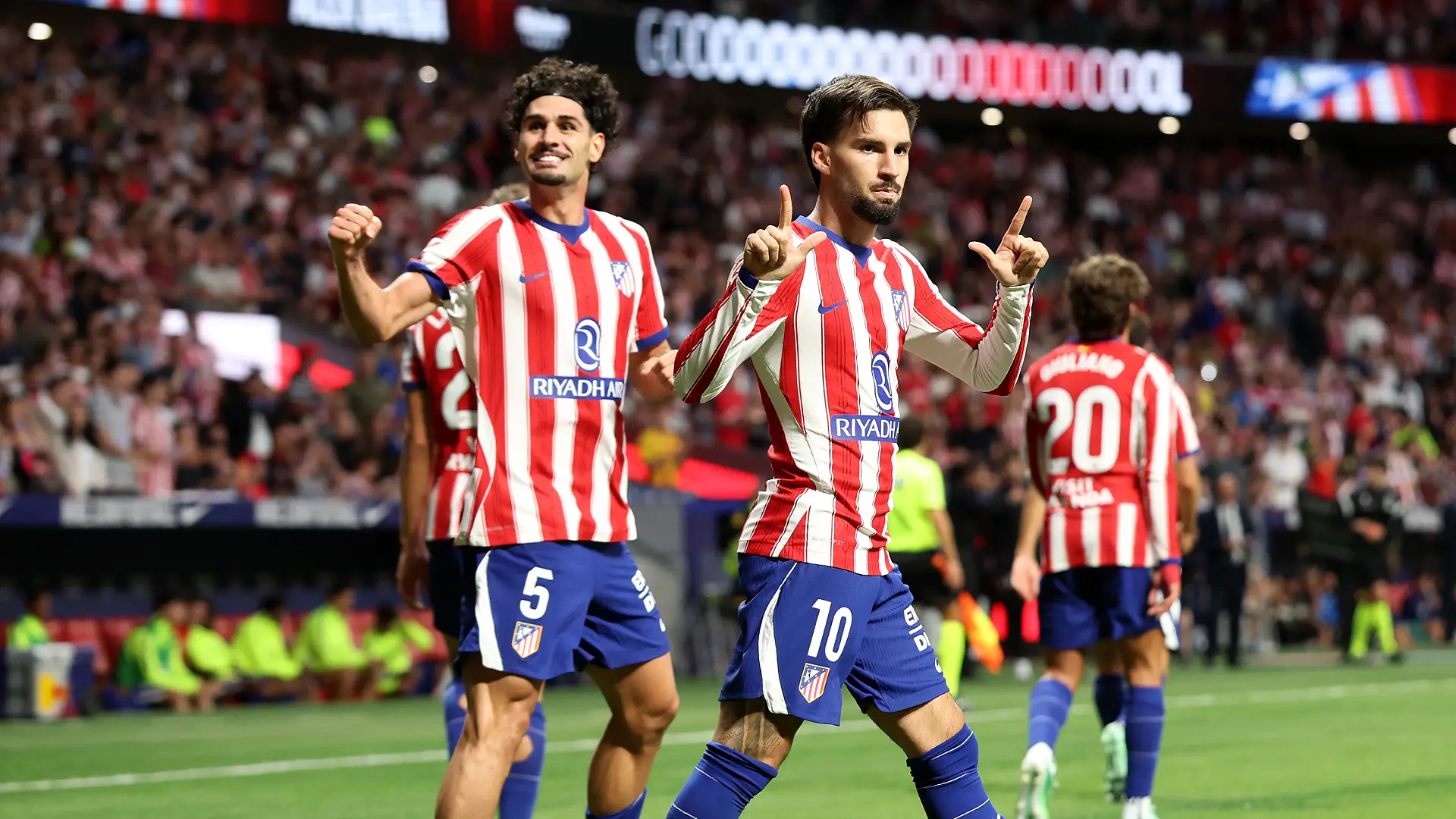 MADRID, SPAIN - SEPTEMBER 16: Alex Baena of Atletico Madrid celebrates scoring his team’s fourth goal during the LaLiga EA Sports 2026/27 match between Atletico de Madrid and CA Osasuna at Riyadh Air Metropolitano on September 16, 2026 in Madrid, Spain. (Photo by Florencia Tan Jun/Getty Images)