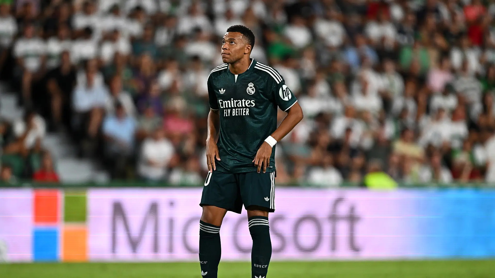 ELCHE, SPAIN - SEPTEMBER 15: Kylian Mbappe of Real Madrid reacts during the LaLiga EA Sports 2026/27 match between Elche CF and Real Madrid at Estadio Manuel Martinez Valero on September 15, 2026 in Elche, Spain. (Photo by Francisco Macia/Getty Images)