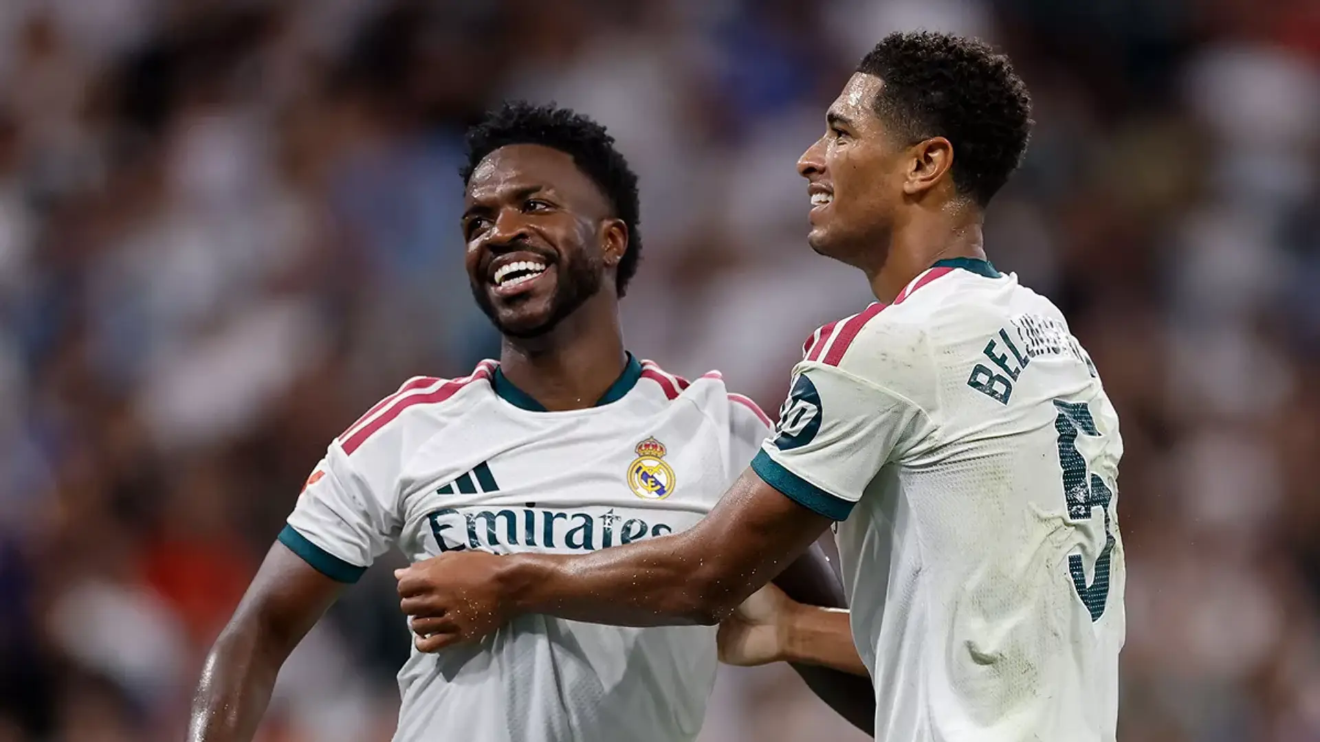 Jude Bellingham et Vinícius Junior au Santiago Bernabéu avec le Real Madrid. (realmadrid.com)