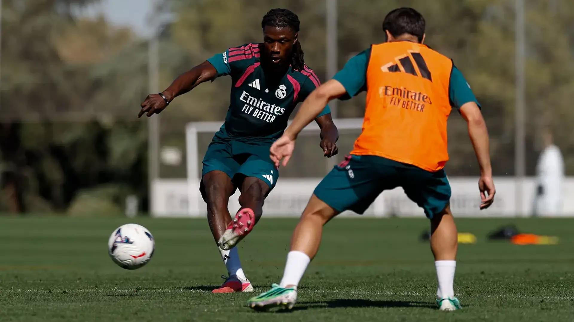 Eduardo Camavinga et Brahim Diaz à l'entraînement à la Ciudad Real Madrid. (realmadrid.com)
