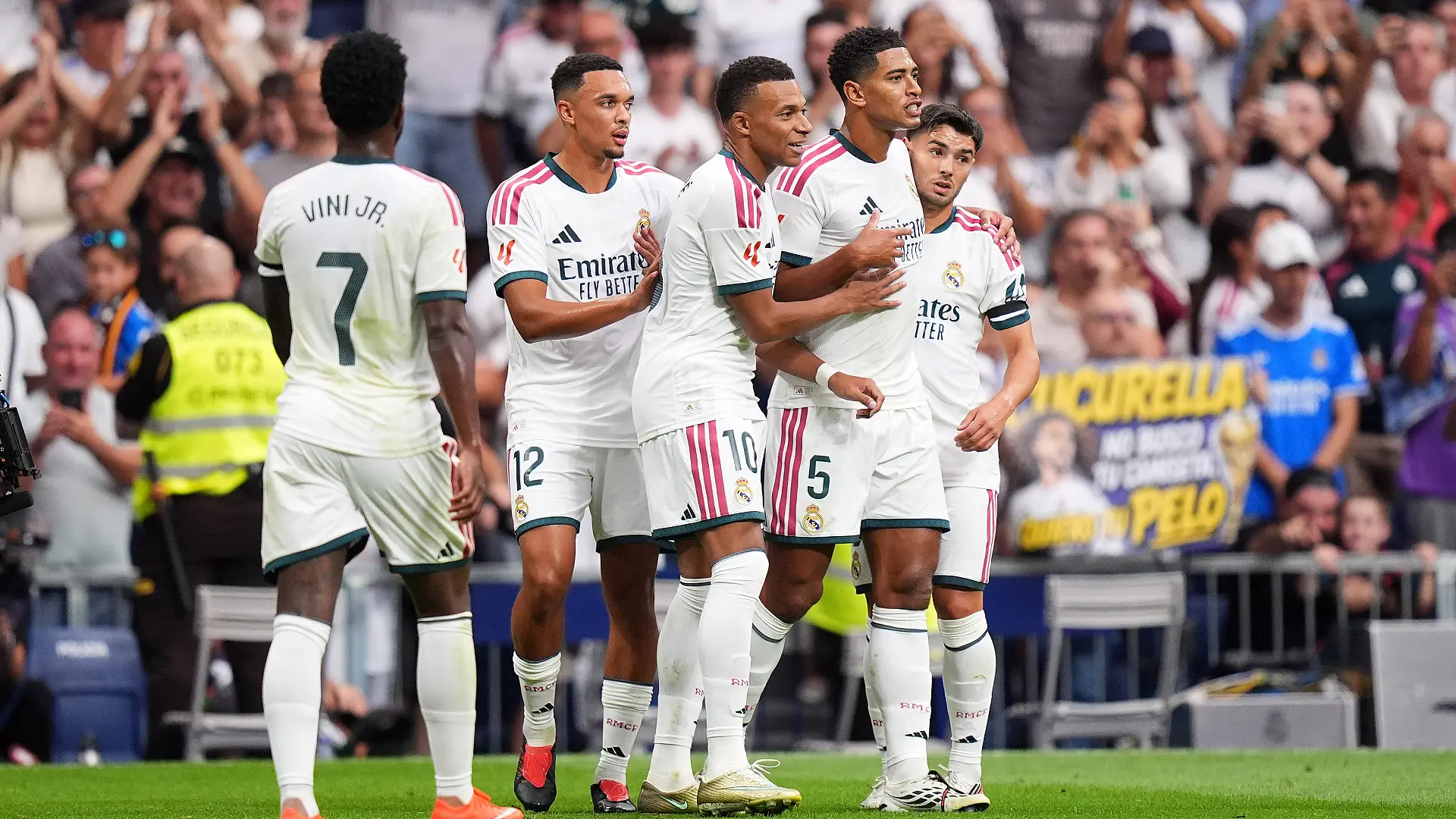 MADRID, SPAIN - AUGUST 30: Jude Bellingham of Real Madrid celebrates scoring his team’s first goal with teammates during the LaLiga EA Sports 2026/27 match between Real Madrid and Malaga CF at Estadio Santiago Bernabeu on August 30, 2026 in Madrid, Spain. (Photo by Angel Martinez/Getty Images)