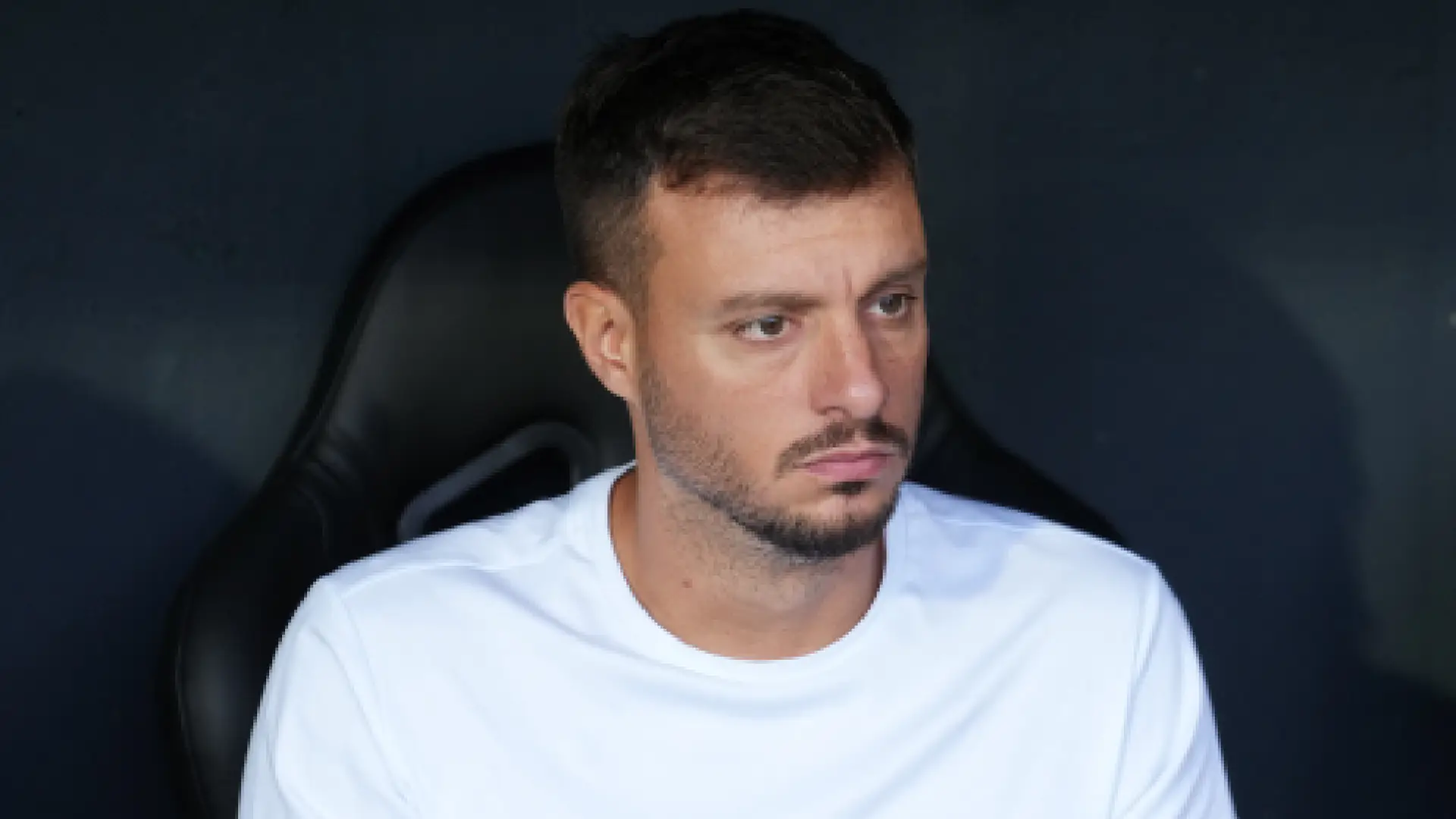 SANTANDER, SPAIN - AUGUST 28: Martin Anselmi, Manager of Elche CF, looks on before the LaLiga EA Sports 2026/27 match between Real Racing Club de Santander and Elche CF at El Sardinero on August 28, 2026 in Santander, Spain. (Photo by Juan Manuel Serrano Arce/Getty Images)