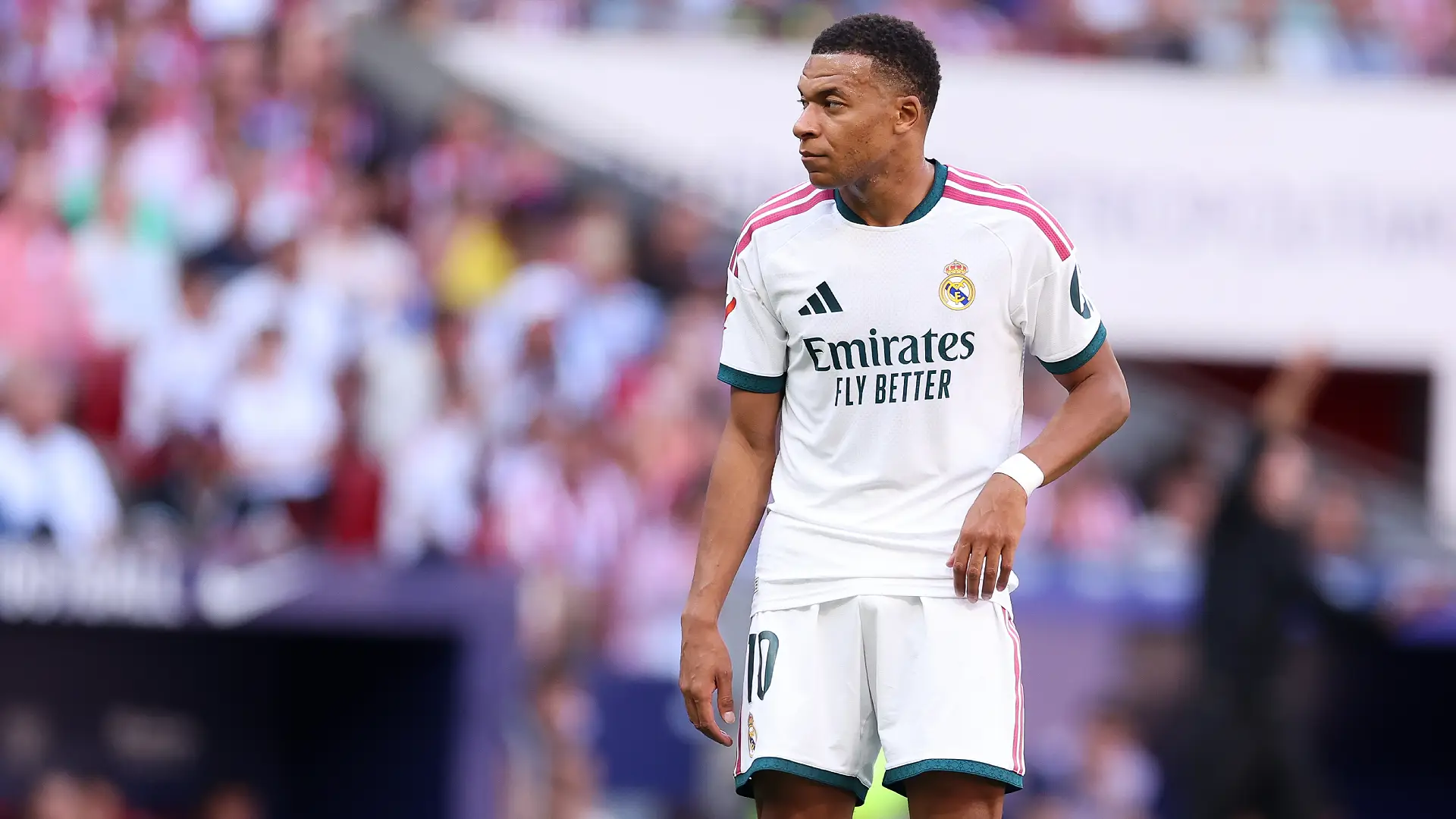 MADRID, SPAIN - SEPTEMBER 20: Kylian Mbappe of Real Madridlooks on during the LaLiga EA Sports 2026/27 match between Atletico de Madrid and Real Madrid at Riyadh Air Metropolitano on September 20, 2026 in Madrid, Spain. (Photo by Florencia Tan Jun/Getty Images)