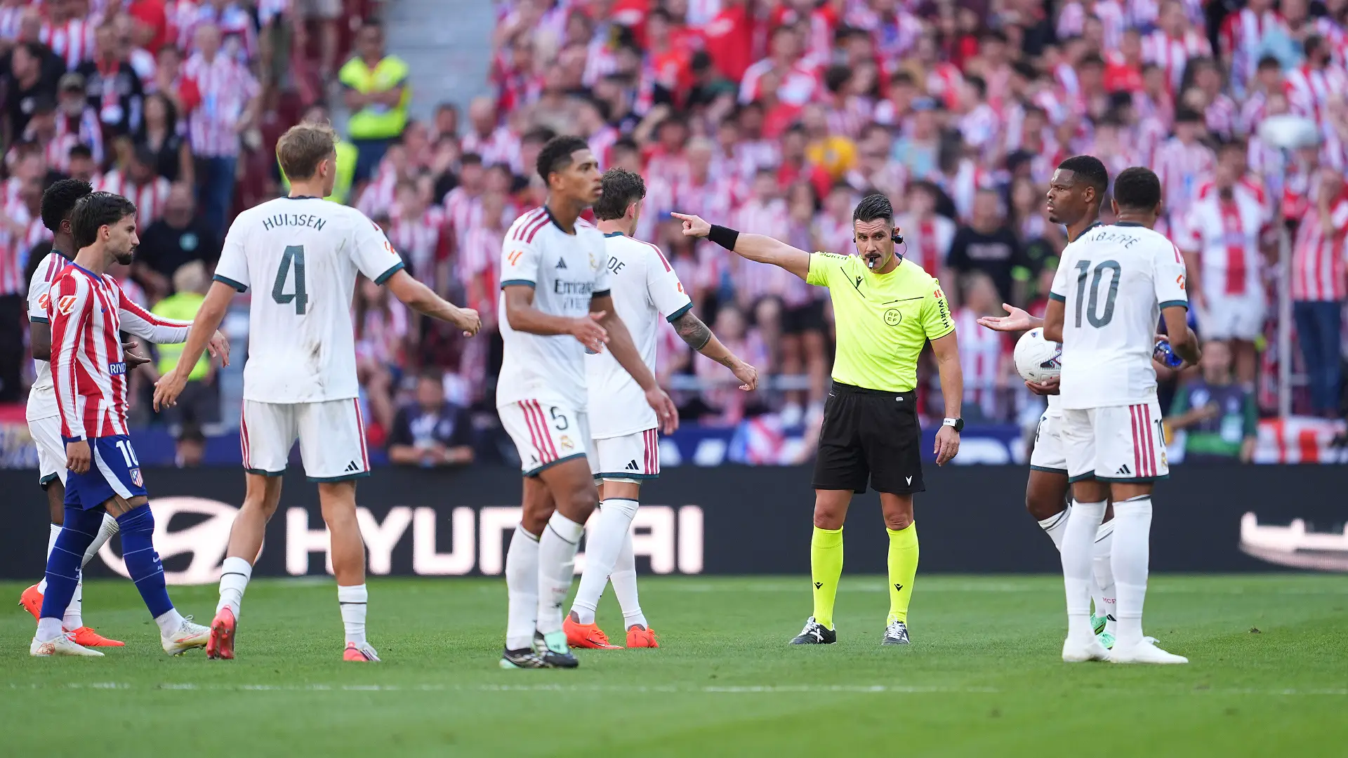 MADRID, SPAIN - SEPTEMBER 20: Referee Miguel Angel Ortiz Arias points during the LaLiga EA Sports 2026/27 match between Atletico de Madrid and Real Madrid at Riyadh Air Metropolitano on September 20, 2026 in Madrid, Spain. (Photo by Mateo Villalba Sanchez/Getty Images)