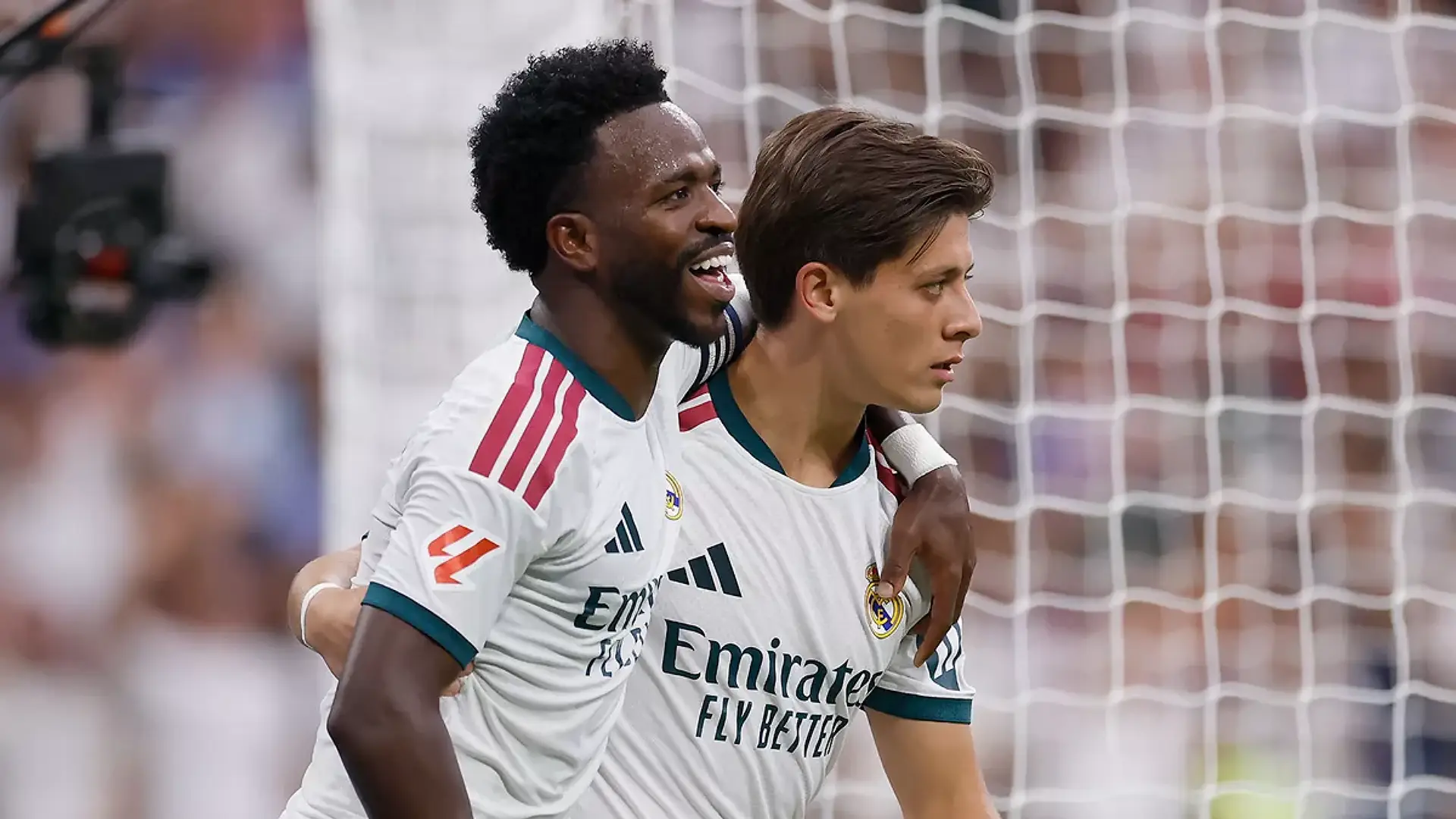 Vinicius Júnior et Arda Güler lors de la rencontre Real Madrid - Malaga. (realmadrid.com)