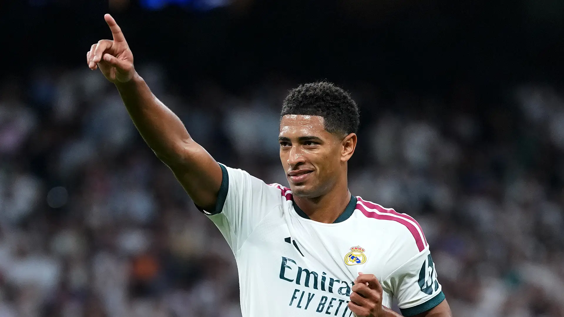 Real Madrid contre Rayo Vallecano de Madrid - LaLiga EA Sports 2026/27 MADRID, ESPAGNE – 12 SEPTEMBRE : Jude Bellingham (Real Madrid) célèbre le troisième but de son équipe lors du match de LaLiga EA Sports 2026/27 opposant le Real Madrid au Rayo Vallecano de Madrid au stade Santiago Bernabéu le 12 septembre 2026 à Madrid, en Espagne. (Photo : Angel Martinez/Getty Images)