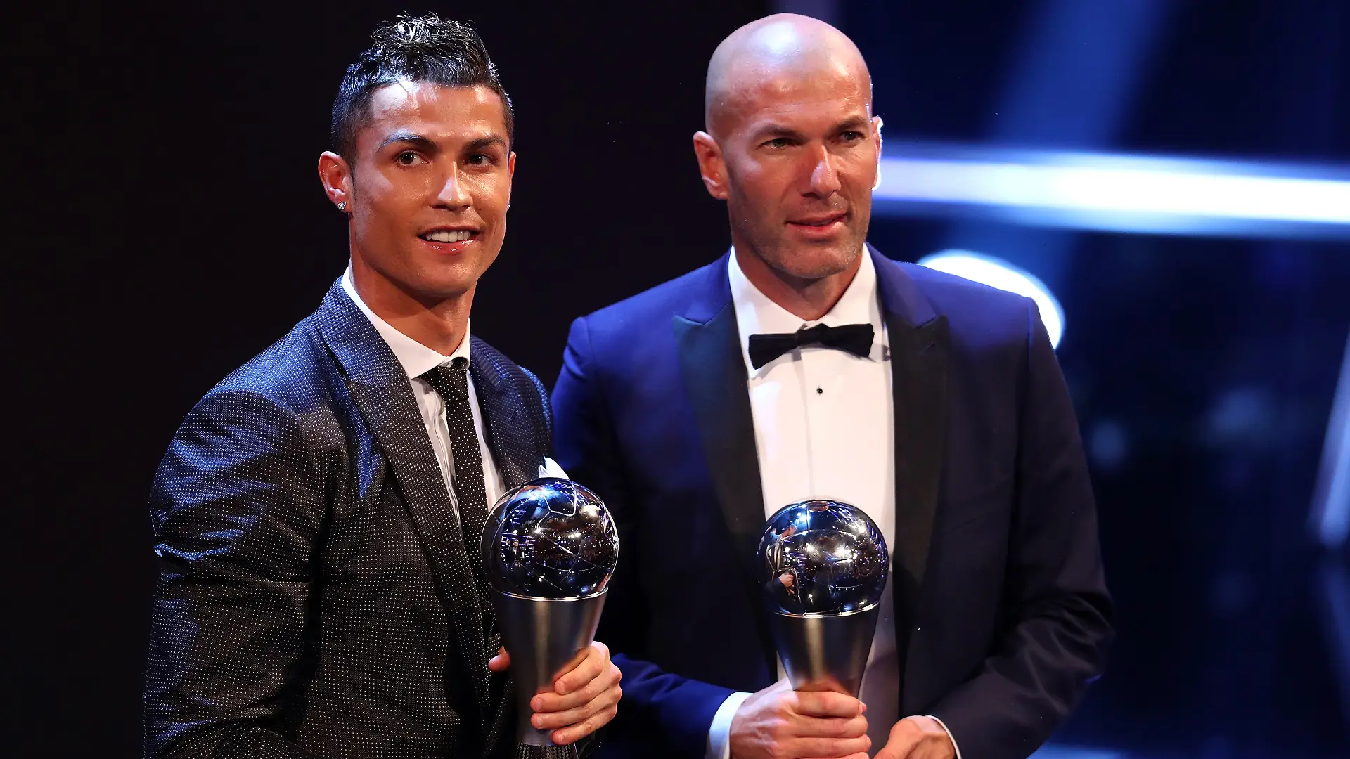LONDON, ENGLAND - OCTOBER 23: Cristiano Ronaldo of Portugal and Real Madrid CF wins The best Fifa men's player and Zinedine Zidane of France and Real Madrid CF wins The Best FIFA Men's Coach during The Best FIFA Football Awards Show on October 23, 2017 in London, England. (Photo by Michael Steele/Getty Images)