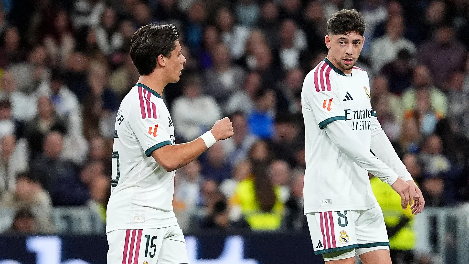 Real Madrid contre Séville FC - LaLiga EA Sports 2026/27 MADRID, ESPAGNE - 18 OCTOBRE : Arda Guler du Real Madrid célèbre son but, le premier de son équipe, lors du match de LaLiga EA Sports 2026/27 opposant le Real Madrid au FC Séville au stade Santiago Bernabéu le 18 octobre 2026 à Madrid, en Espagne. (Photo : Angel Martinez/Getty Images)