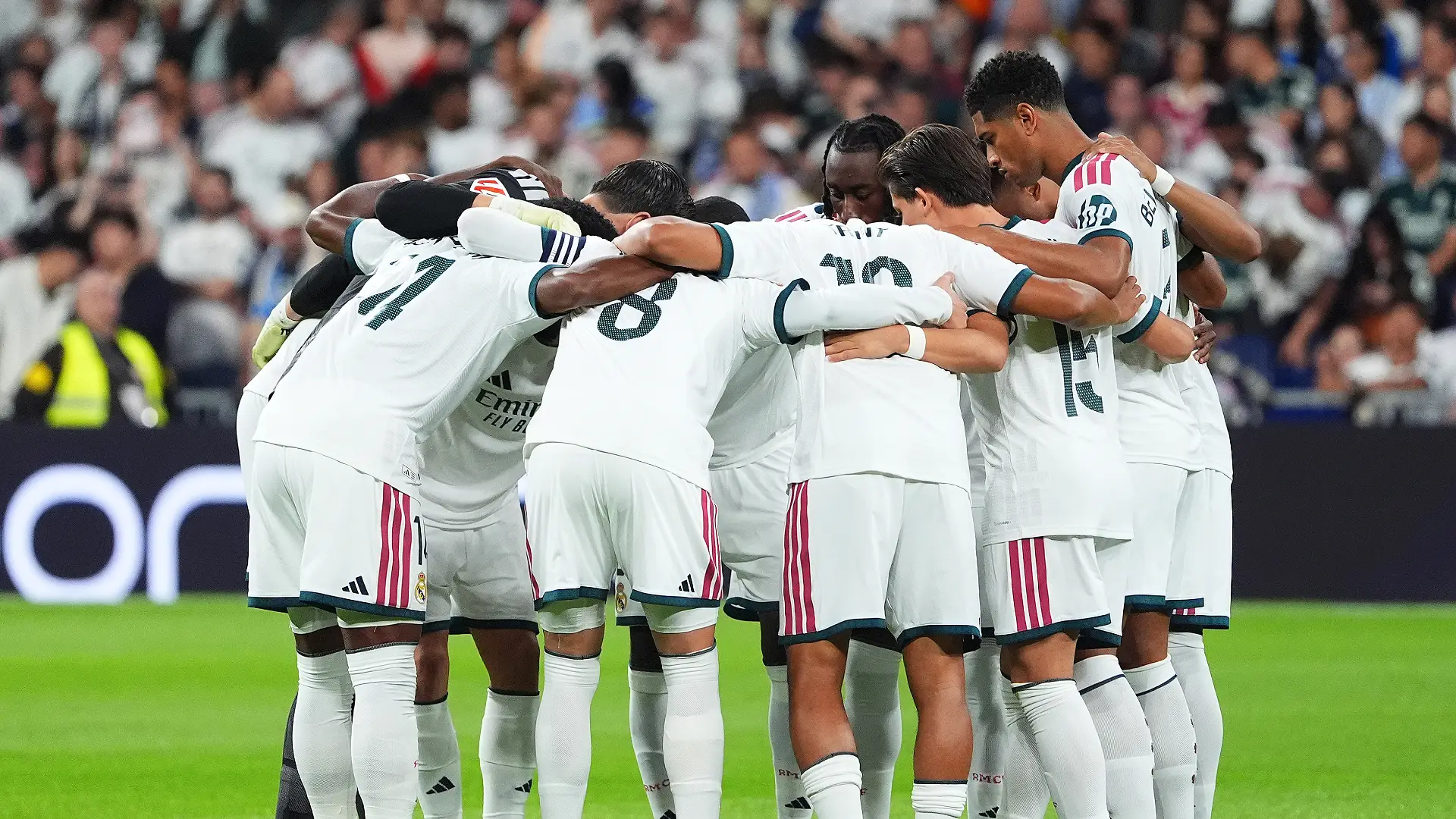 Real Madrid - Villarreal CF - LaLiga EA Sports 2026/27 MADRID, ESPAGNE – 10 OCTOBRE : Vinicius Junior (Real Madrid) réagit lors du match de LaLiga EA Sports 2026/27 opposant le Real Madrid à Villarreal CF au stade Santiago Bernabéu le 10 octobre 2026 à Madrid, en Espagne. (Photo : Angel Martinez/Getty Images)