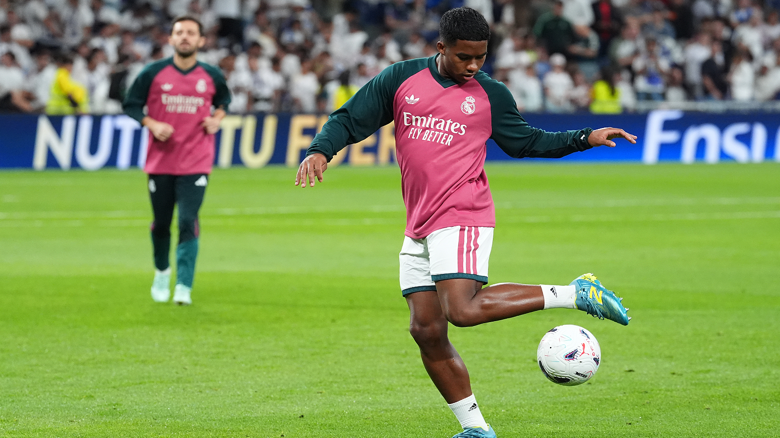 MADRID, SPAIN - OCTOBER 10: Endrick of Real Madrid warms up before the LaLiga EA Sports 2026/27 match between Real Madrid and Villarreal CF at Estadio Santiago Bernabeu on October 10, 2026 in Madrid, Spain. (Photo by Angel Martinez/Getty Images)