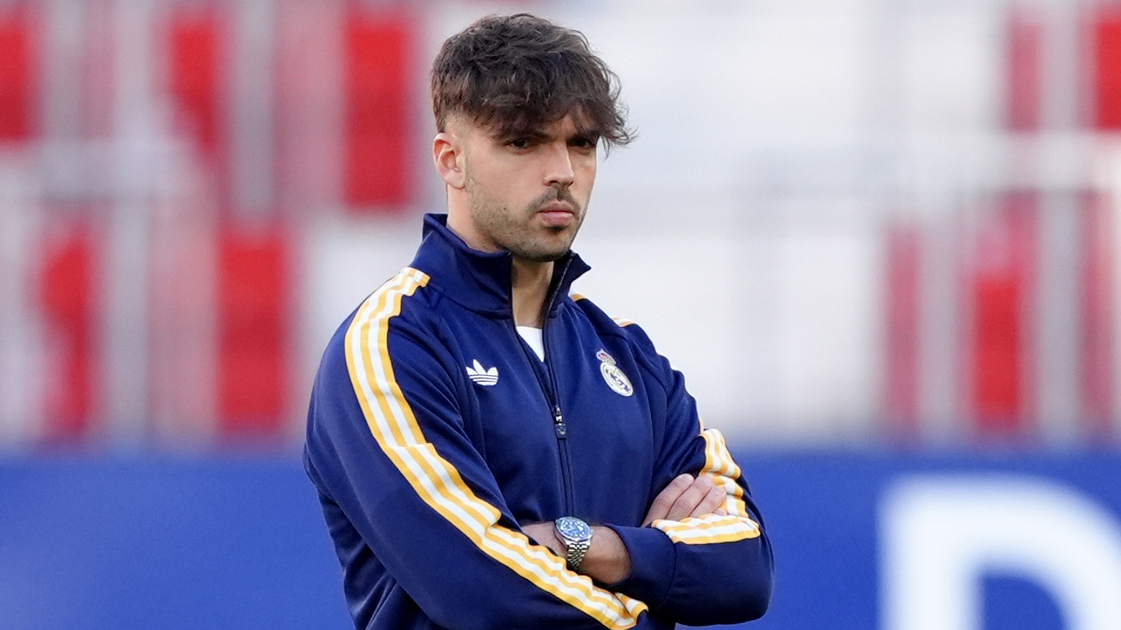 PAMPLONA, SPAIN - FEBRUARY 21: Raul Asencio of Real Madrid inspects the pitch prior to the LaLiga EA Sports match between CA Osasuna and Real Madrid CF at Estadio El Sadar on February 21, 2026 in Pamplona, Spain. (Photo by Juan Manuel Serrano Arce/Getty Images)